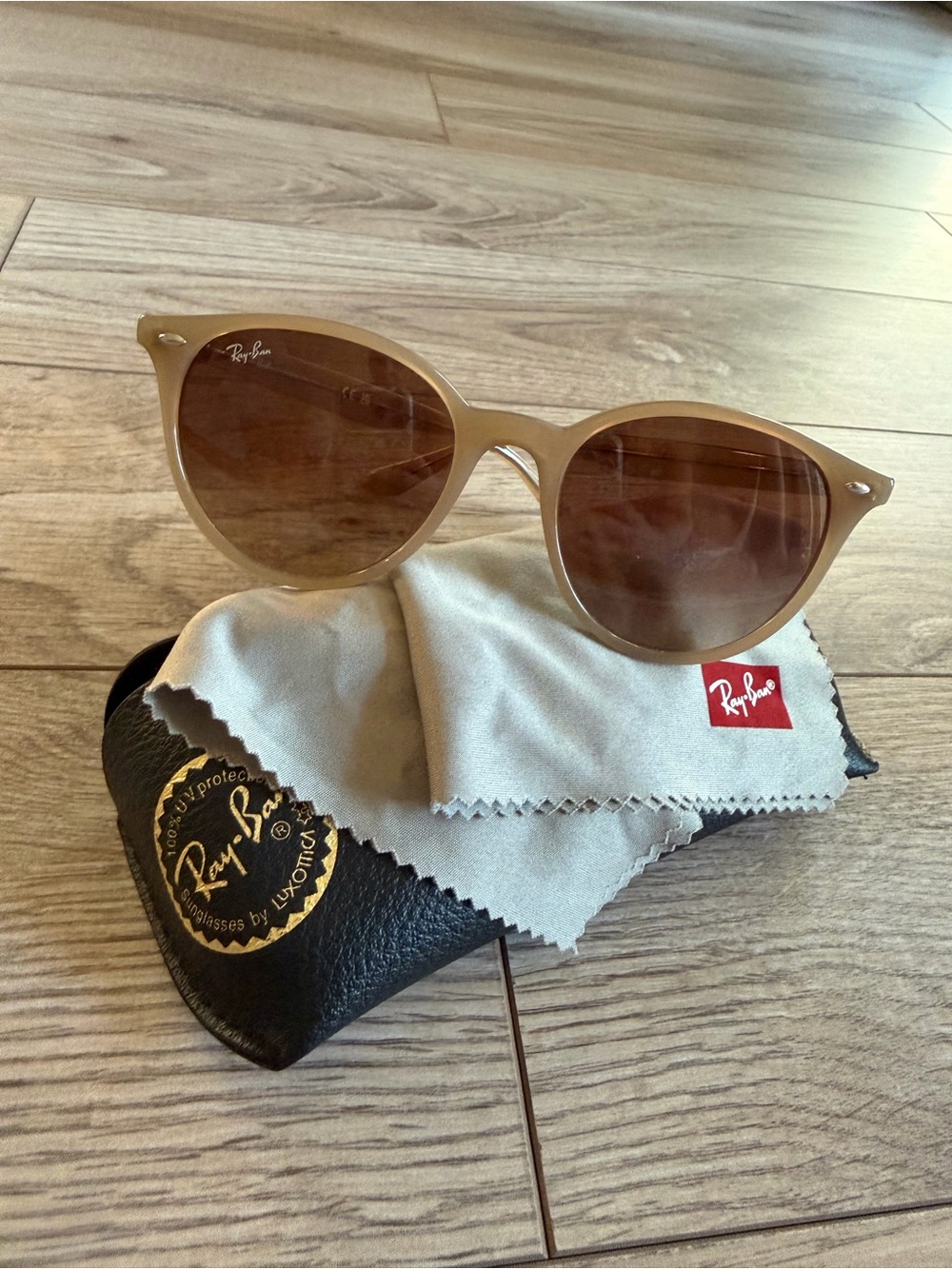 Ray-Ban 4305 Beige Round Sunglasses